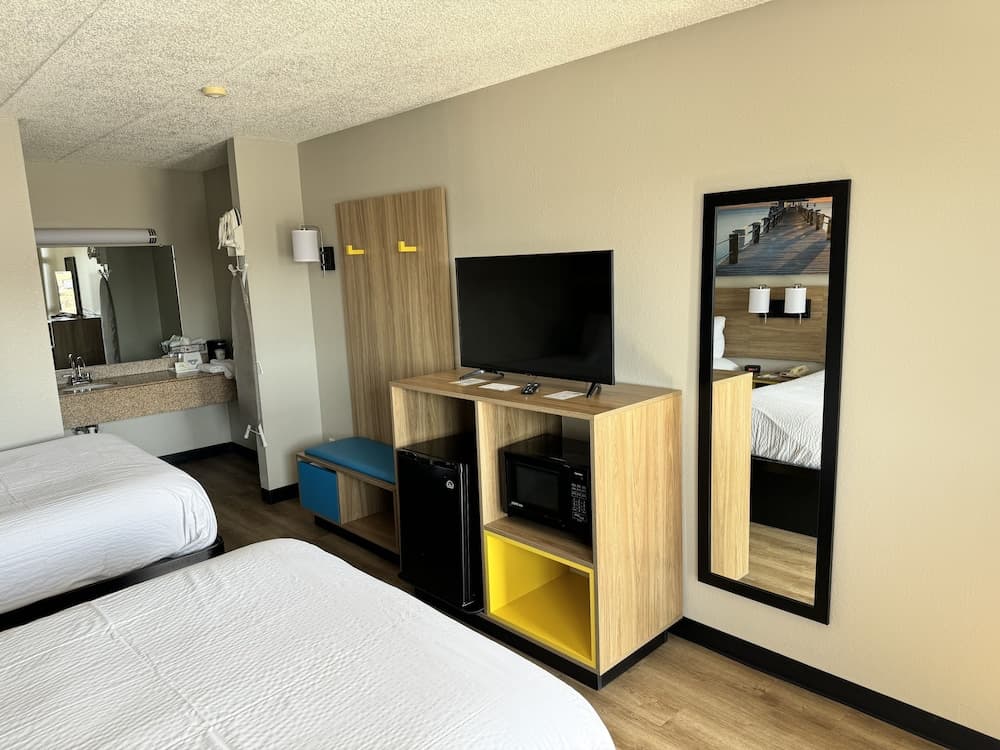Days Inn by Wyndham Cloverdale Greencastle property views in Cloverdale, IN — gallery photo 3