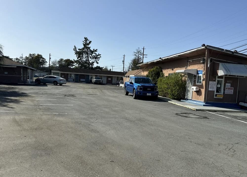Budget Motel gallery photo in Gilroy, CA — image 6