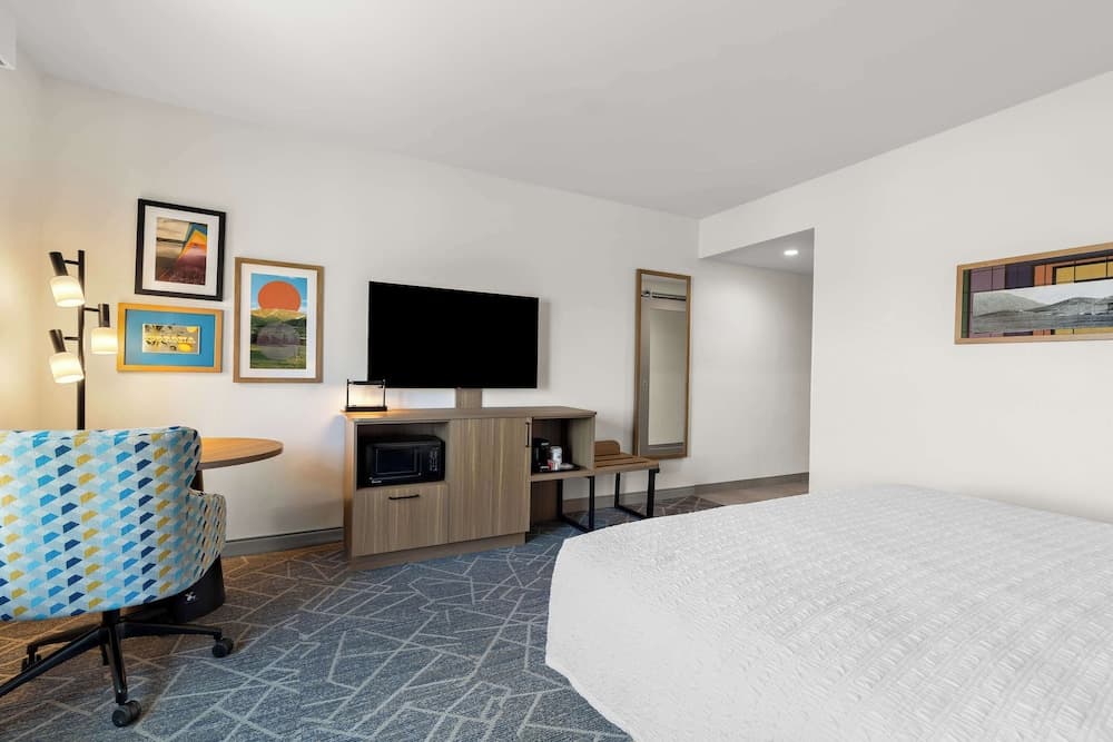 Hampton Inn & Suites Corona, Ca gallery photo in Corona, CA — image 43
