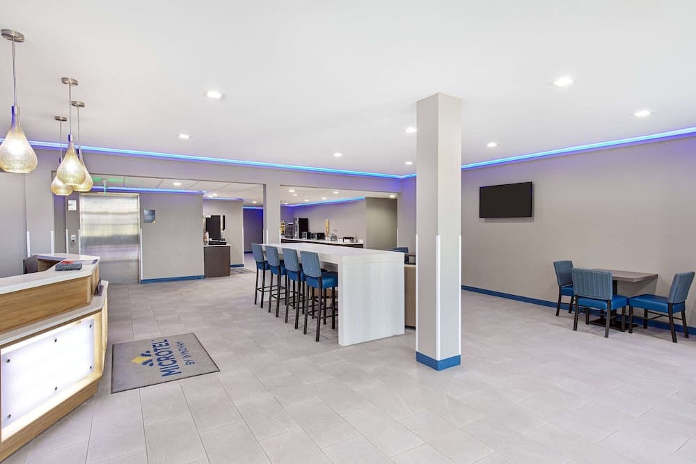 Microtel Inn & Suites by Wyndham Manchester interior in Manchester, TN — gallery photo 2