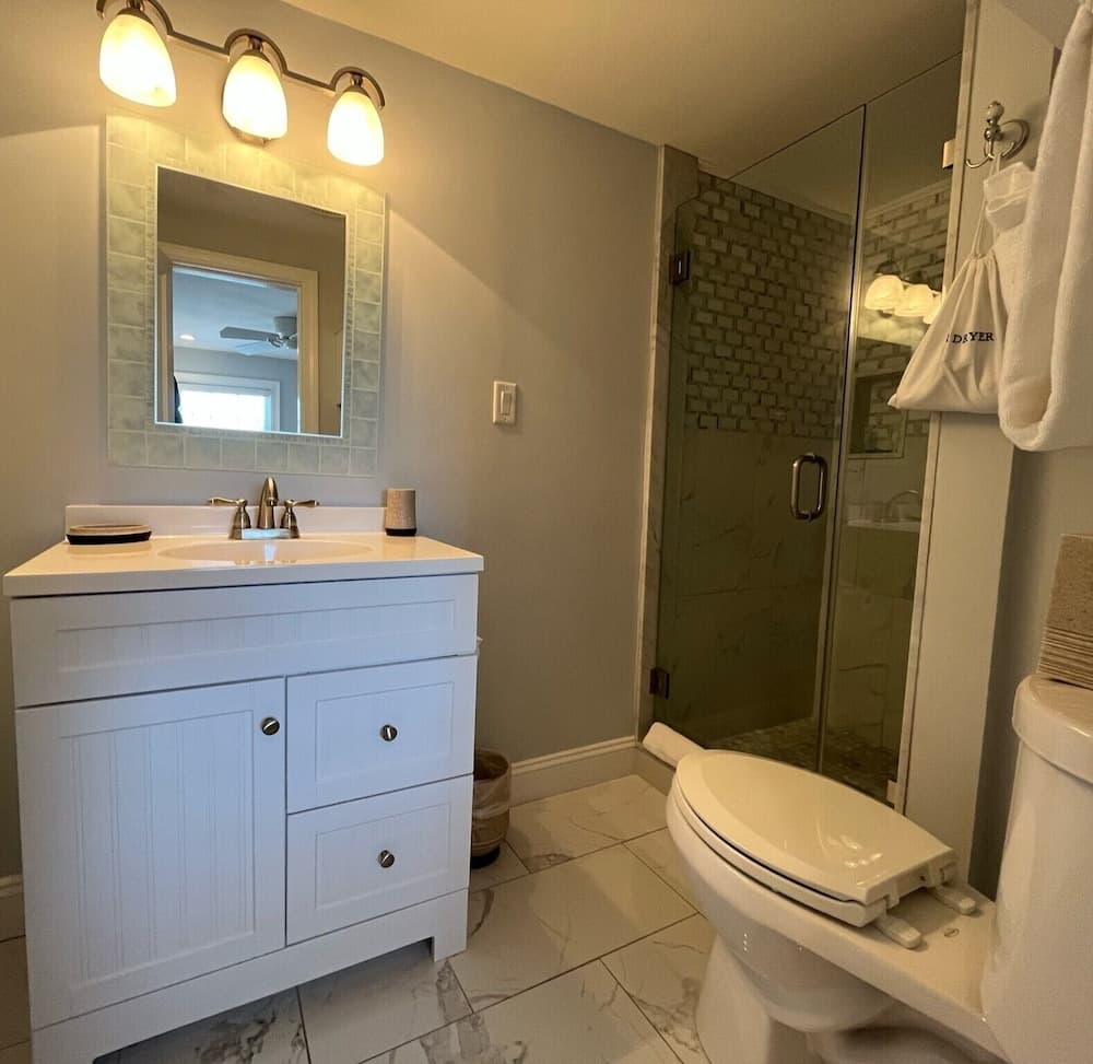 Beach Breeze Inn gallery photo in Falmouth, MA — image 85