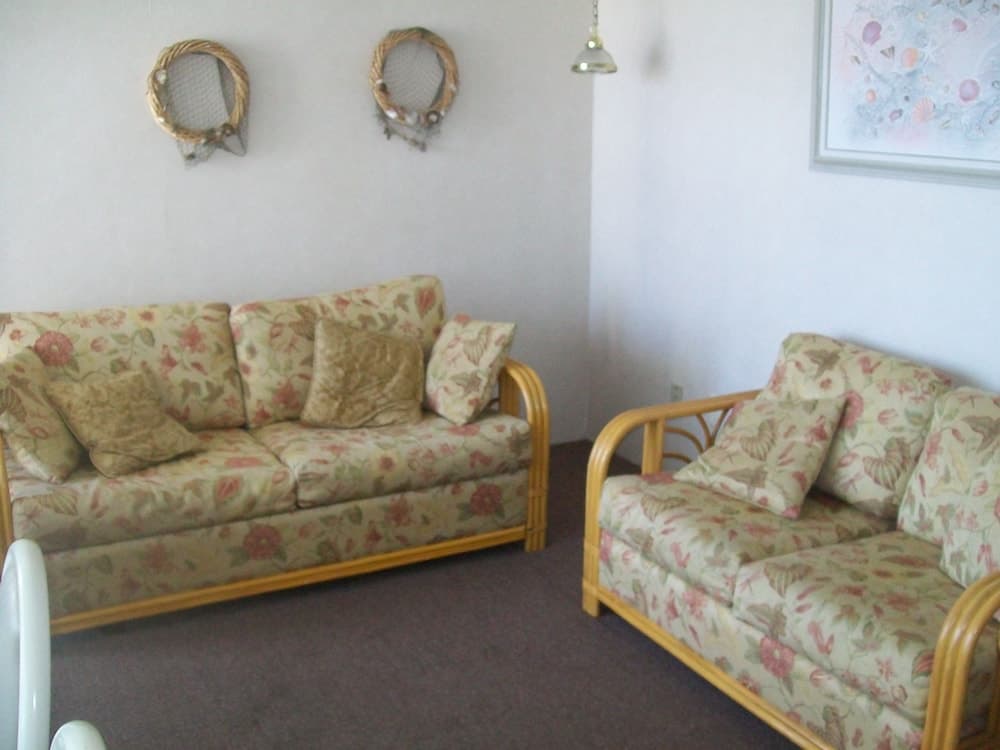 Monterey Motel property views in Wildwood Crest, NJ — gallery photo 3