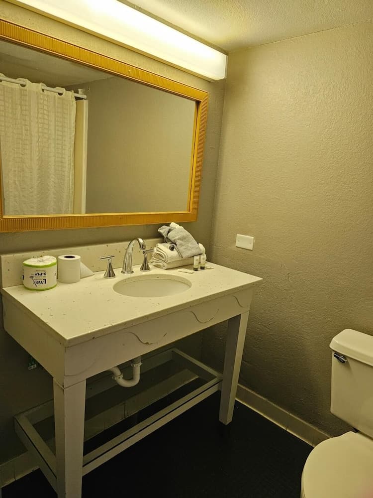 Madison Inn and Suites property views in Madison, AL — gallery photo 3