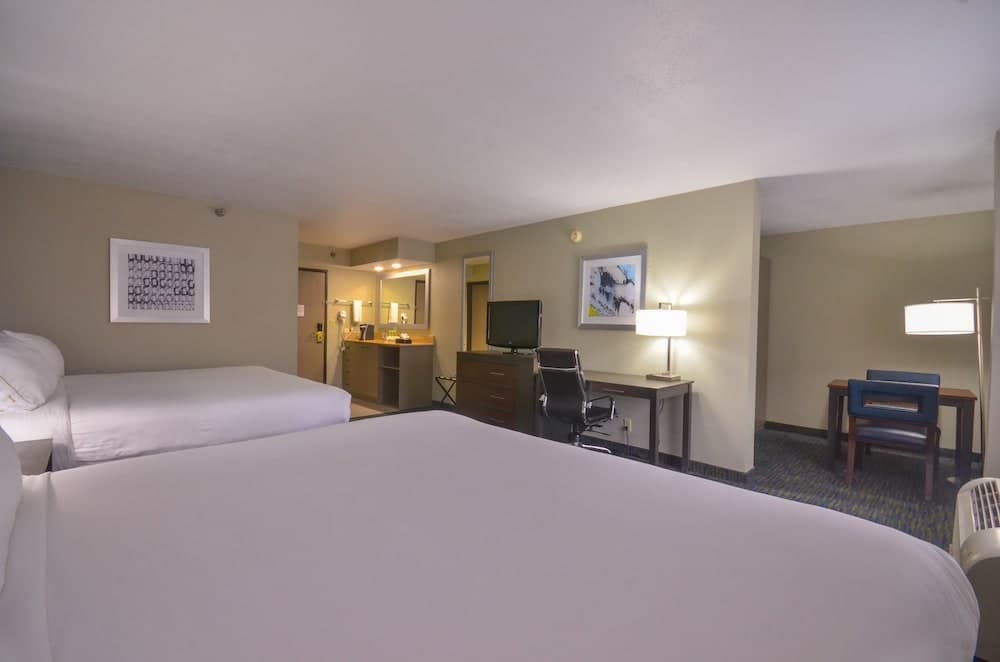 Holiday Inn Express Fayetteville- Univ of AR Area by IHG gallery photo in Fayetteville, AR — image 8