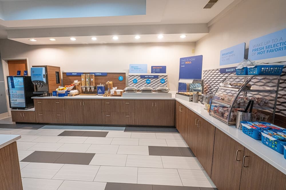Holiday Inn Express Hotel & Suites Goshen by IHG gallery photo in Goshen, IN — image 43