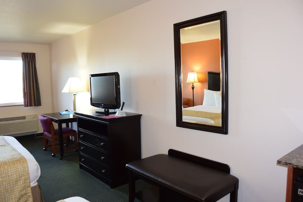 Travelodge Suites by Wyndham Newberg gallery photo in Newberg, OR — image 126