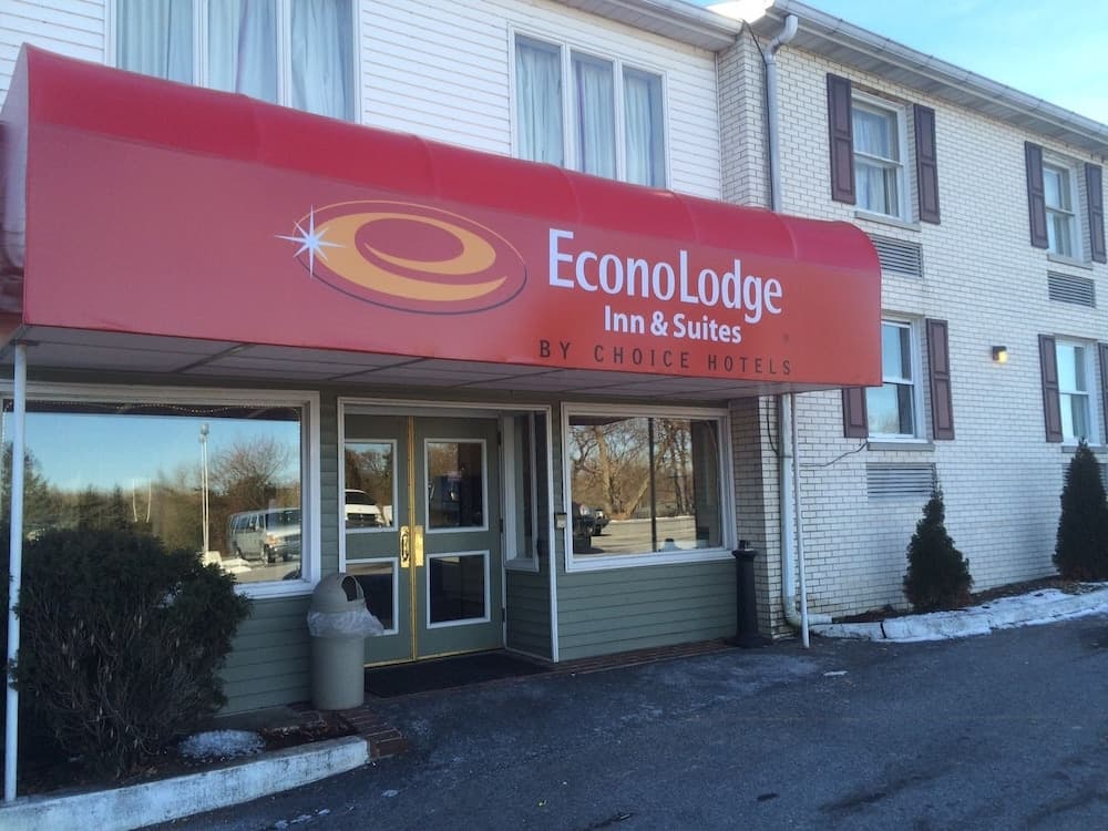 Econo Lodge Reading Airport gallery photo in Reading, PA — image 9