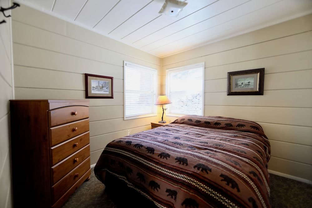 Big Rock Resort property views in June Lake, CA — gallery photo 3