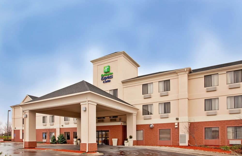 Holiday Inn Express Kansas City-Liberty by IHG featured exterior or lobby in Kansas City, MO — similar hotel