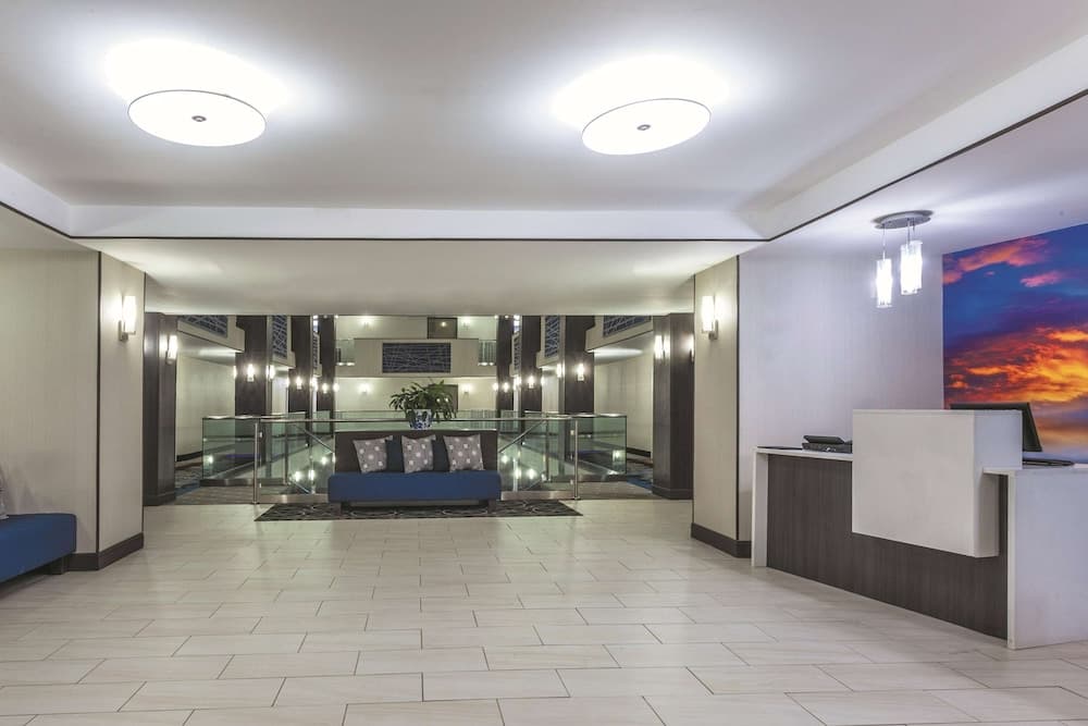 La Quinta Inn & Suites by Wyndham Covington interior in Covington, GA — gallery photo 2