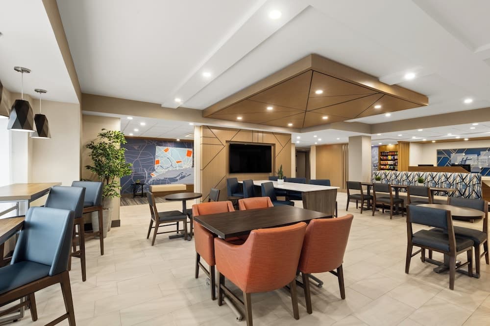 Holiday Inn Express Hotel & Suites Danbury - I-84 by IHG gallery photo in Danbury, CT — image 10