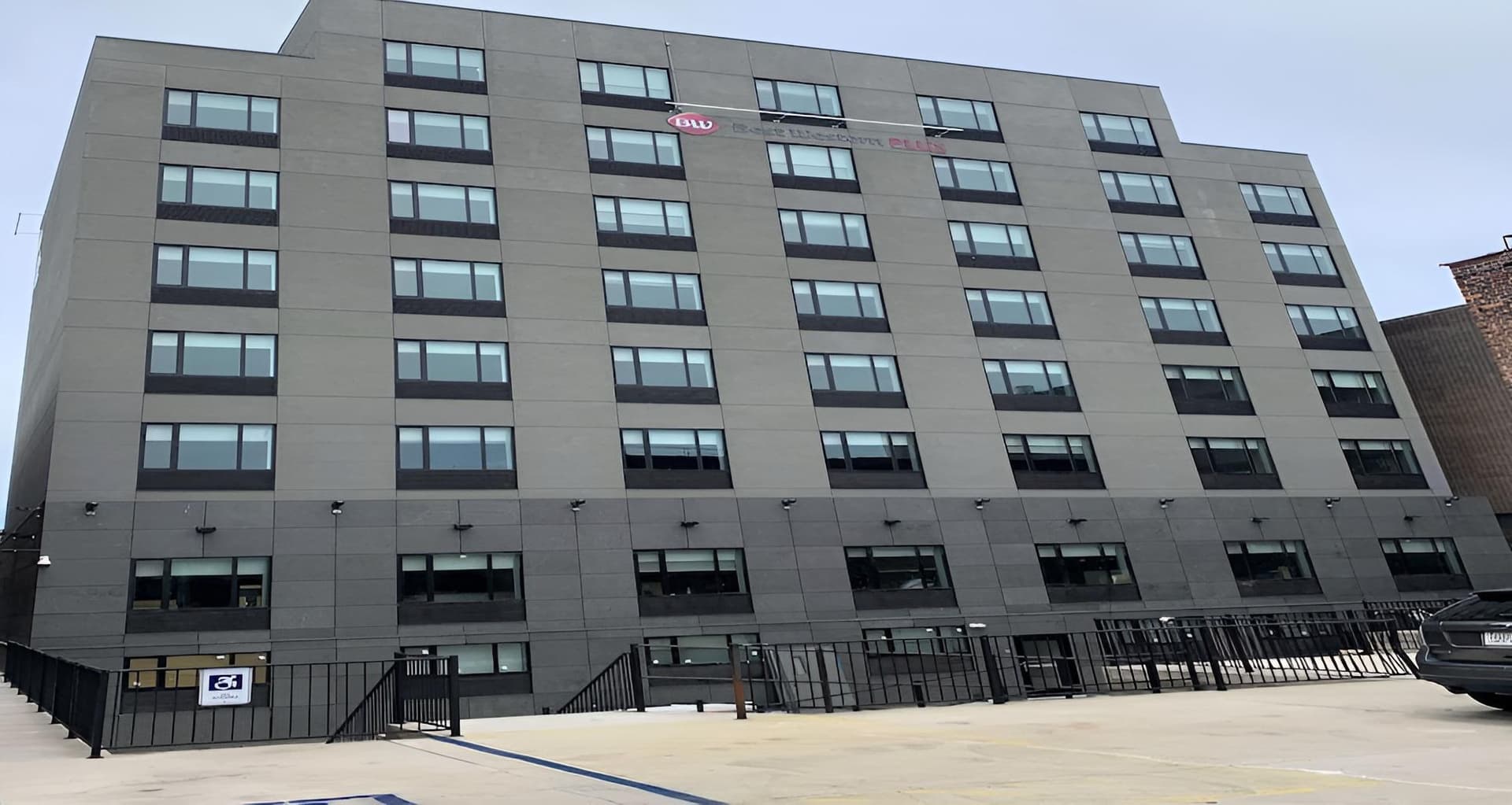 Best Western Plus City Line Hotel interior in Bronx, NY — gallery photo 2