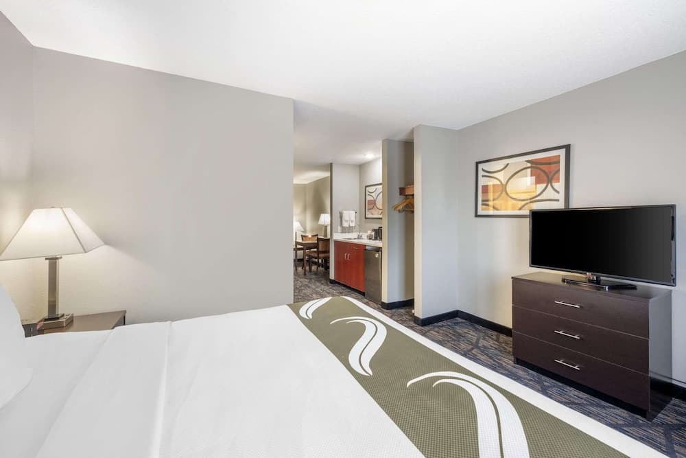 Quality Inn & Suites Lincoln North property views in Lincoln, NE — gallery photo 3