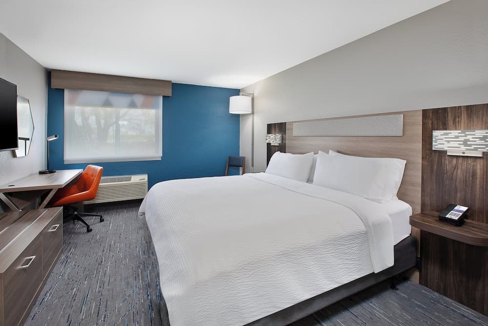 Holiday Inn Express Tuscola by IHG interior in Tuscola, IL — gallery photo 2
