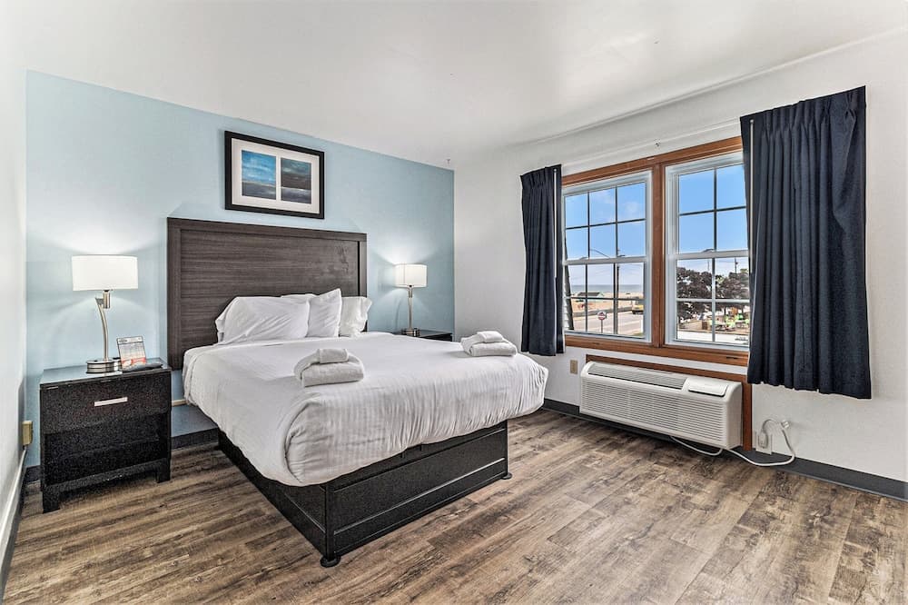 Snyder's Shoreline Inn gallery photo in Ludington, MI — image 87