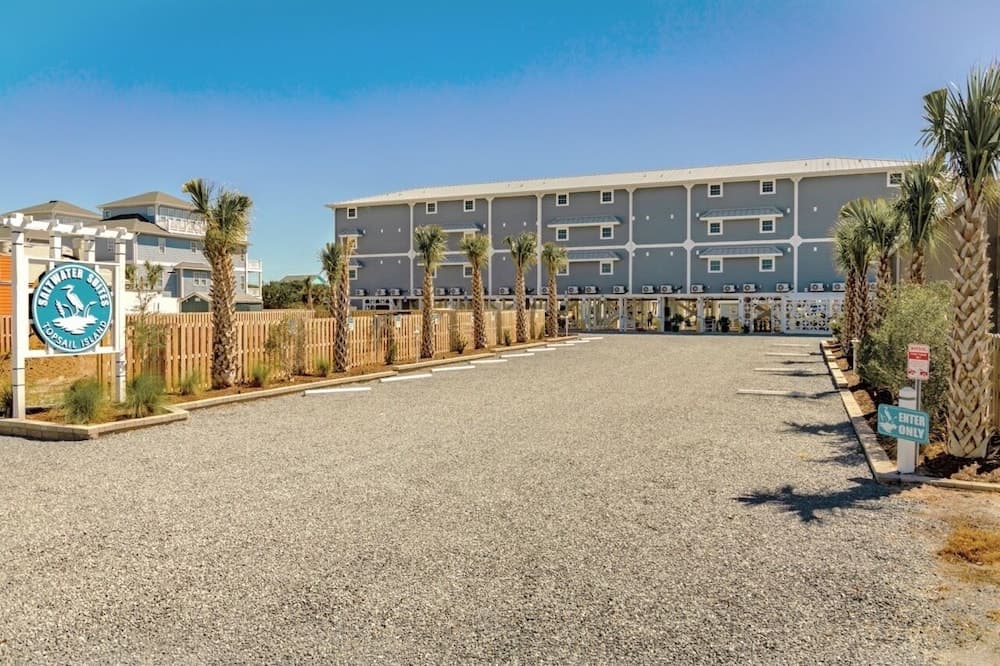 Saltwater Suites gallery photo in Holly Ridge, NC — image 73