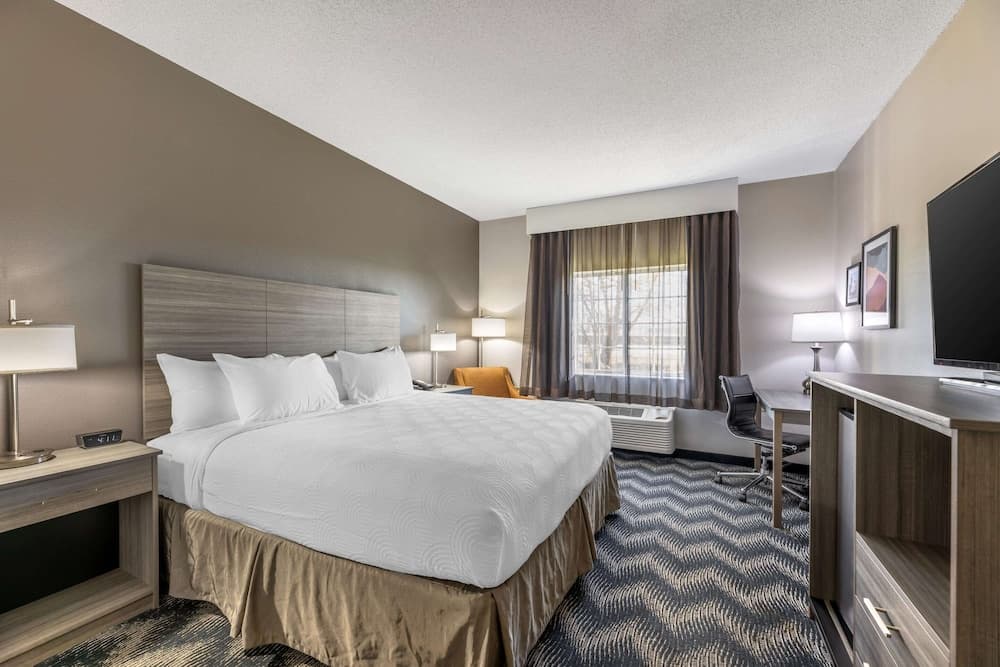 Country inn & Suites by Radisson Bolingbrook, I-55 property views in Bolingbrook, IL — gallery photo 3