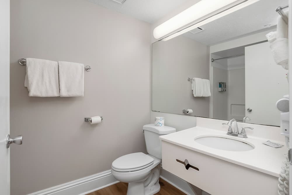 Naples Park Central Hotel gallery photo in Naples, FL — image 27