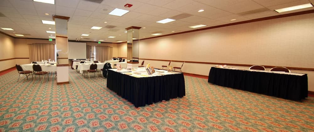 Oakland Airport Executive Hotel gallery photo in Oakland, CA — image 12
