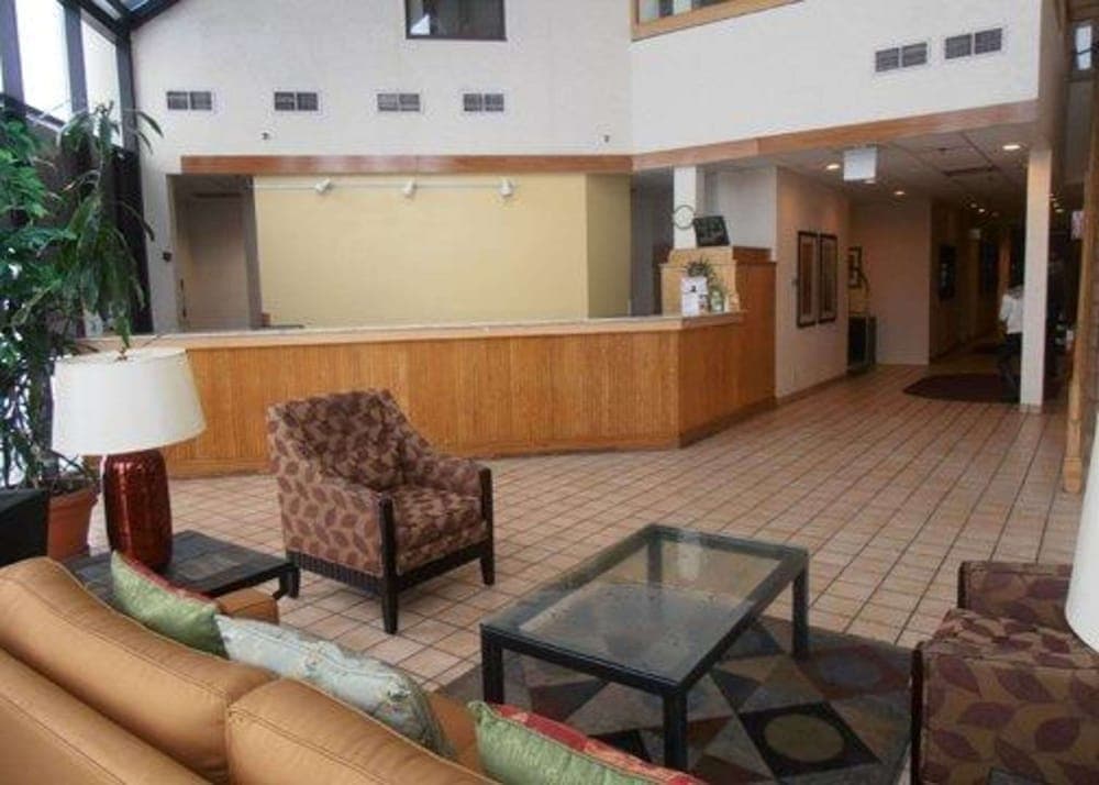 Quality Inn & Suites Fort Collins East interior in Fort Collins, CO — gallery photo 2