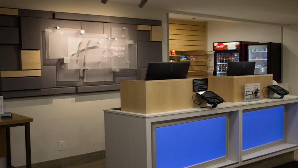 Holiday Inn Express Winfield by IHG interior in Hurricane, WV — gallery photo 2