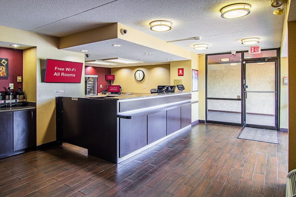 Red Oak Inn Detroit - Southfield property views in Southfield, MI — gallery photo 3