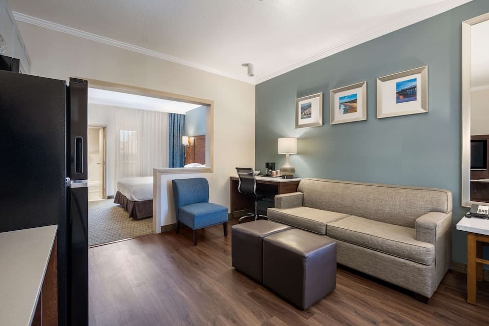 MainStay Suites John Wayne Airport by Choice Hotels gallery photo in Santa Ana, CA — image 29