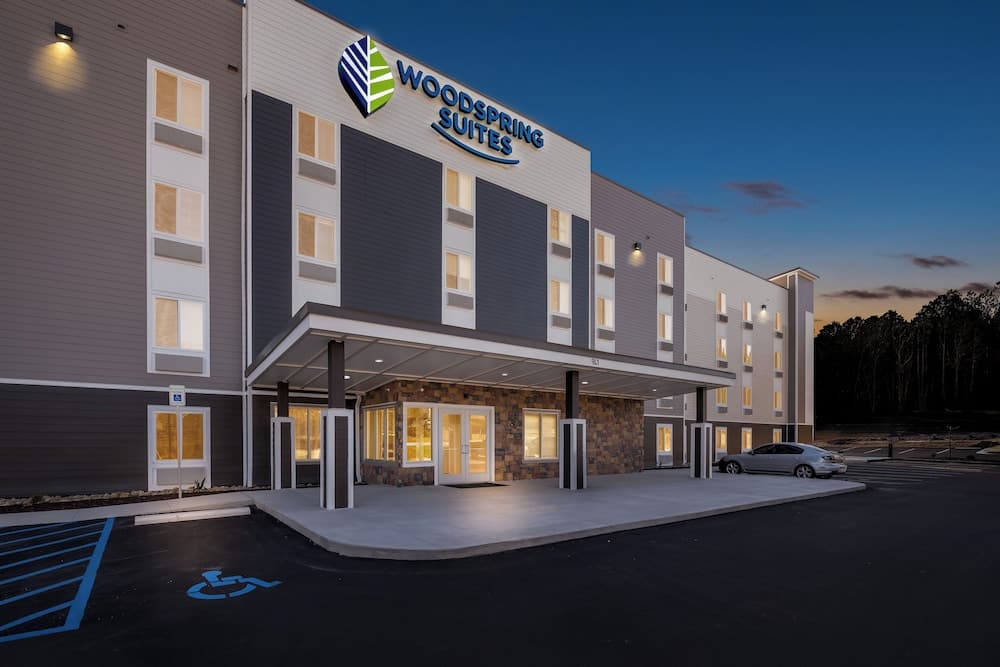 Woodspring Suites Sumter Near Shaw Afb — hotel in Sumter, South Carolina