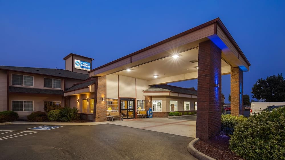 Best Western Rama Inn featured exterior or lobby in Ephrata, WA — similar hotel
