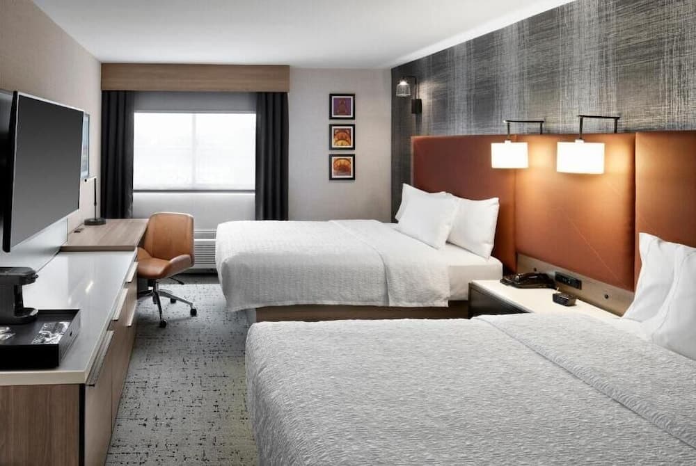 Hampton Inn Newark Airport property views in Newark, NJ — gallery photo 3