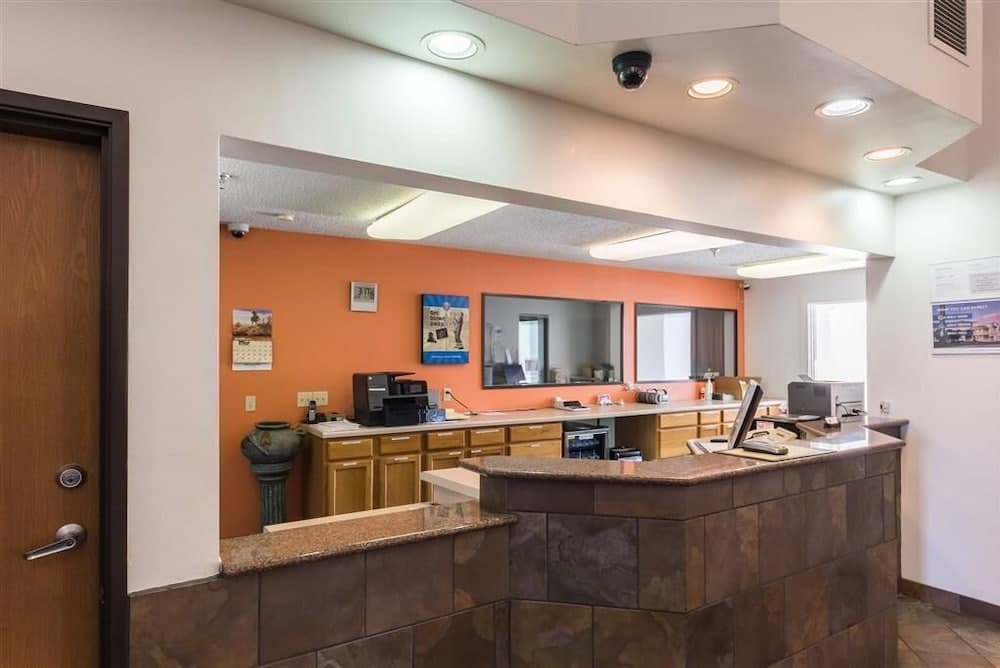 Quality Inn & Suites Junction interior in Junction, TX — gallery photo 2