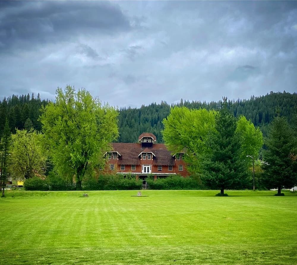 Silverton Mountain Manor featured exterior or lobby in Silverton, ID — similar hotel