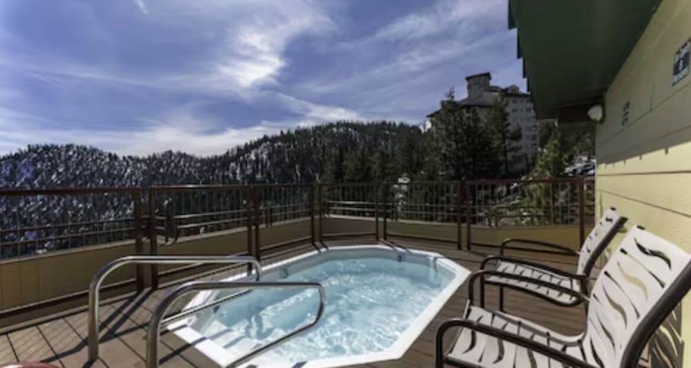 The Ridge at Lake Tahoe interior in Stateline, NV — gallery photo 2