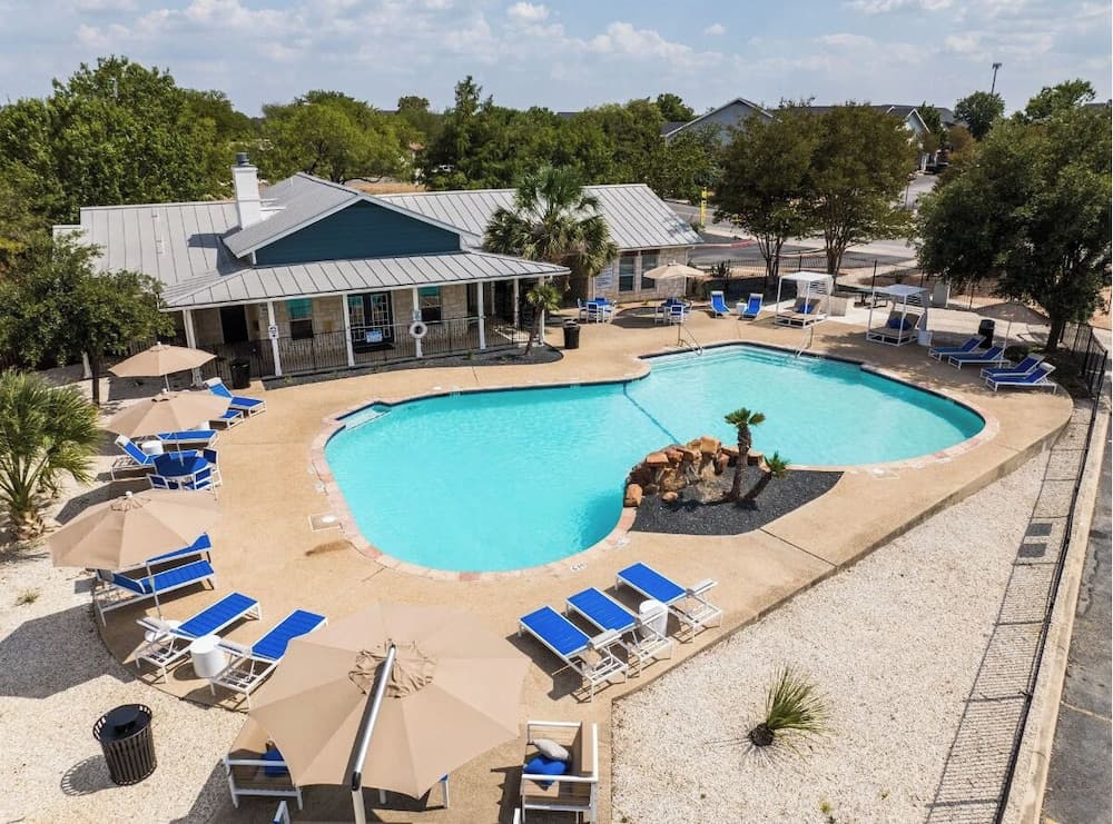 Landing Furnished Apartments Westover Hills property views in San Antonio, TX — gallery photo 3