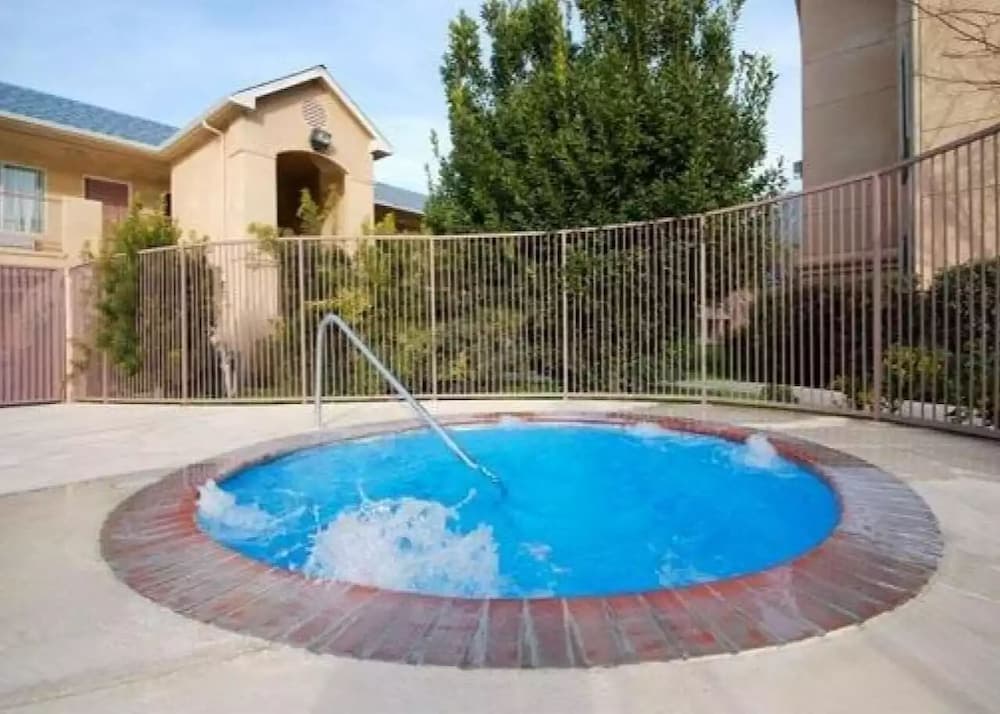 Comfort Inn & Suites Sequoia/Kings Canyon gallery photo in Three Rivers, CA — image 38