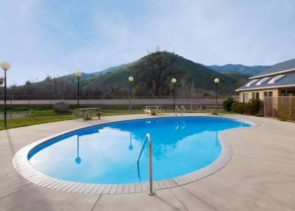 Comfort Inn & Suites Sequoia/Kings Canyon gallery photo in Three Rivers, CA — image 25