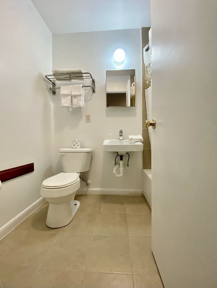 Relax Inn Smyrna property views in Smyrna, DE — gallery photo 3