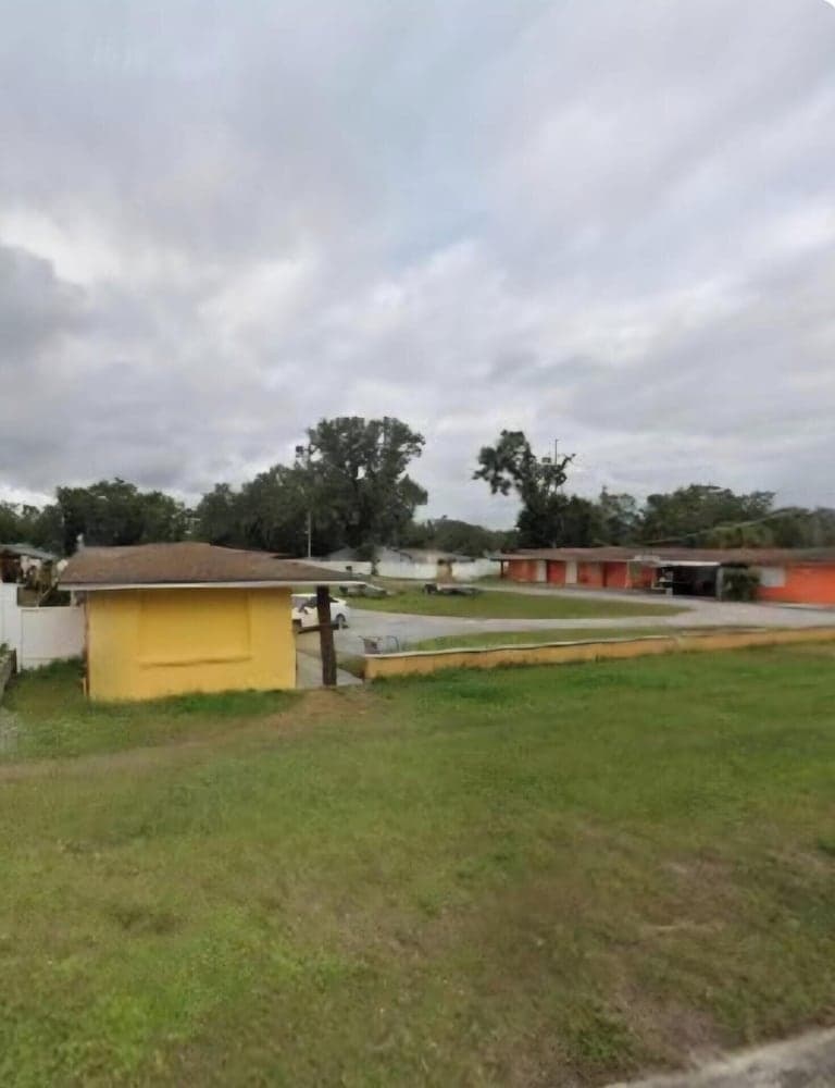 OYO Budget Inn Bartow property views in Bartow, FL — gallery photo 3