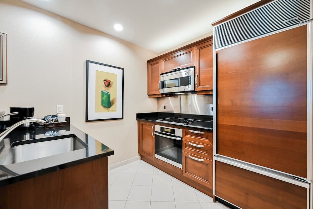 StripViewSuites at Signature interior in Las Vegas, NV — gallery photo 2
