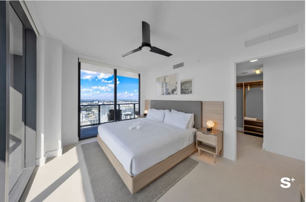 City Luxe Retreat Modern 2-BR interior in Miami, FL — gallery photo 2