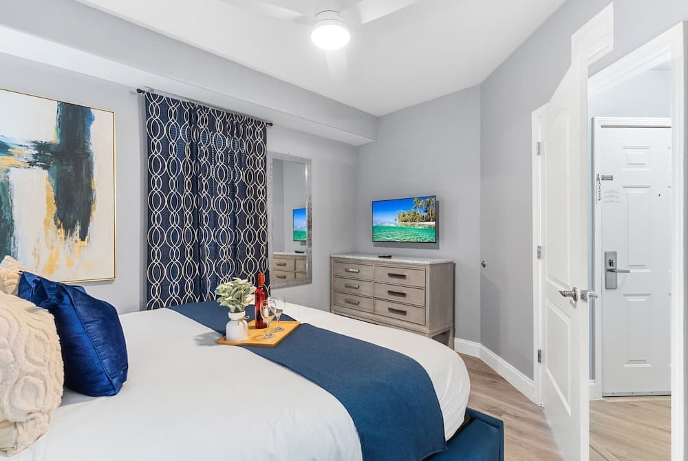 Renovated Condo 2mi  from Disney Lake property views in Orlando, FL — gallery photo 3