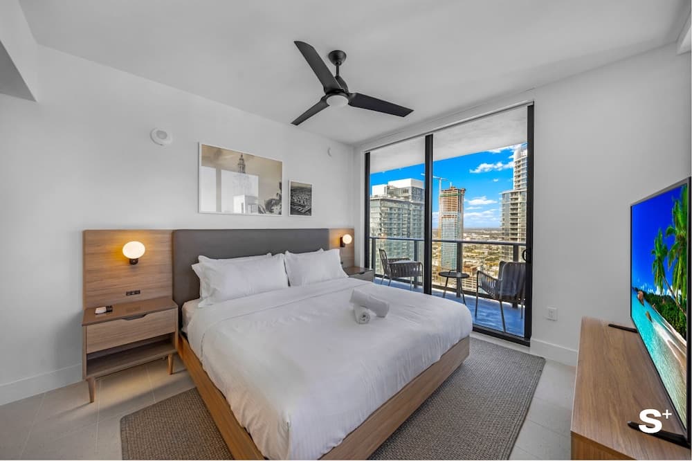 Contemporary Miami Getaway with Bay View featured exterior or lobby in Miami, FL — similar hotel
