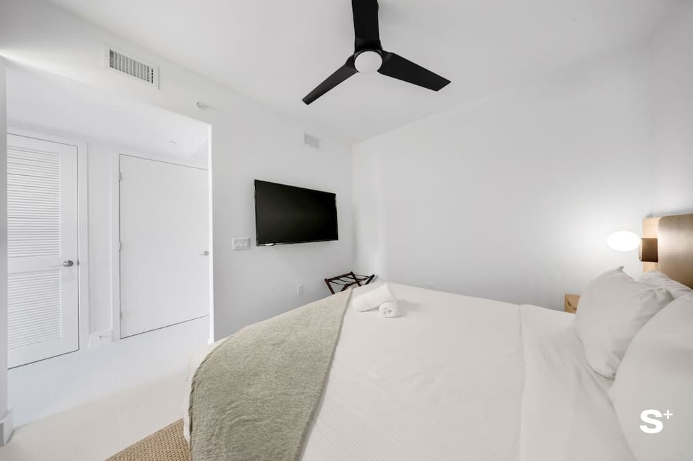 Chic Downtown Retreat 1BR Apartment featured exterior or lobby in Miami, FL — similar hotel
