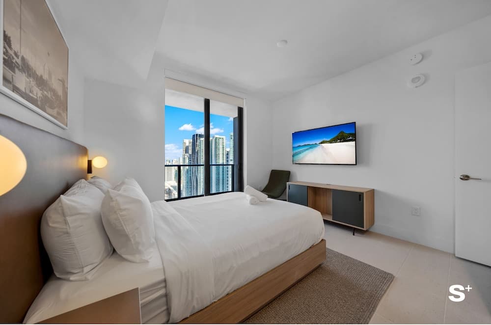 Contemporary Miami Getaway with Bay View interior in Miami, FL — gallery photo 2