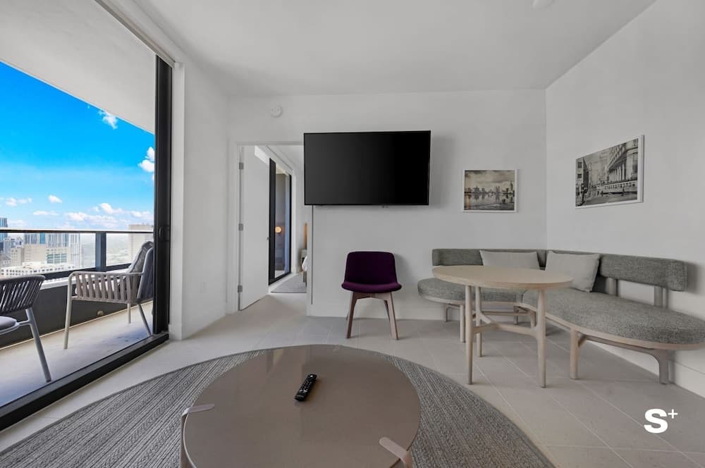 Downtown Haven Sleek 1-BR with Vistas property views in Miami, FL — gallery photo 3
