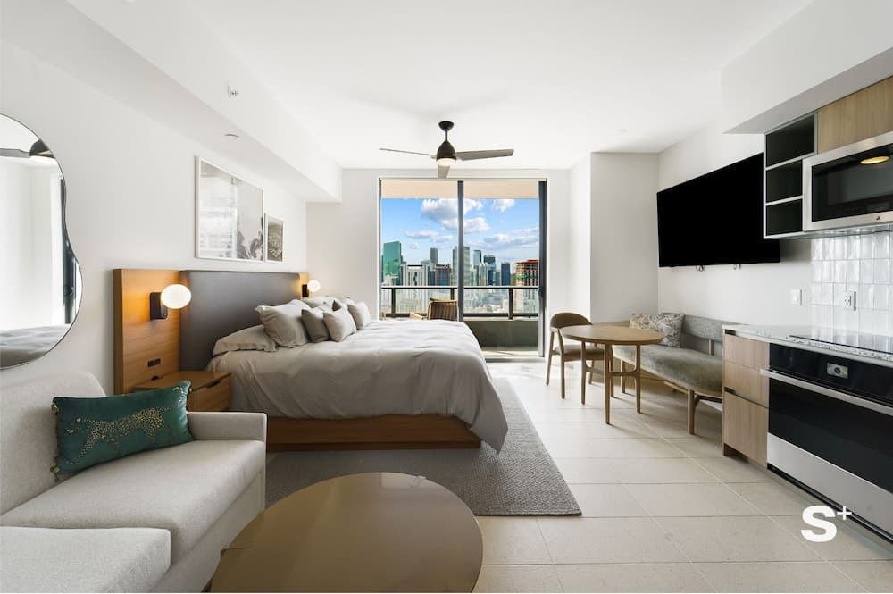 Miami Luxury Studio With City View property views in Miami, FL — gallery photo 3