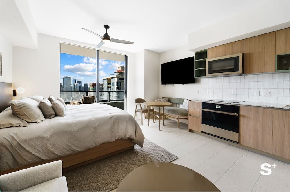 Miami Luxury Studio With City View featured exterior or lobby in Miami, FL — similar hotel