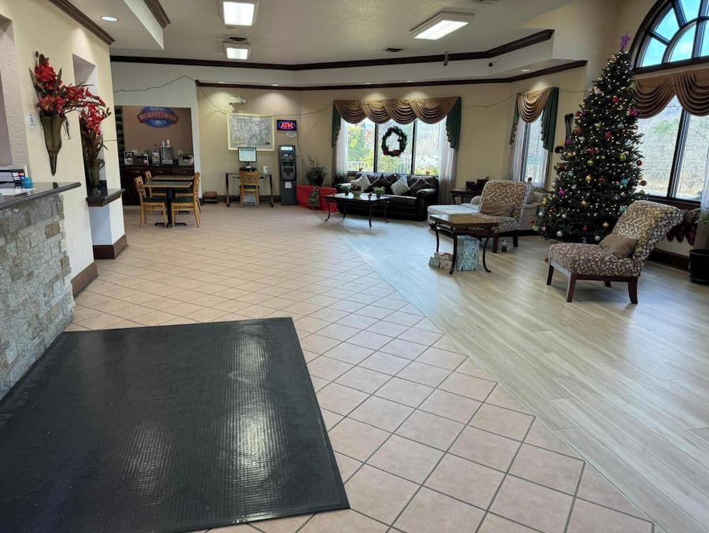 OYO Hotel Harriman near I-40 property views in Harriman, TN — gallery photo 3