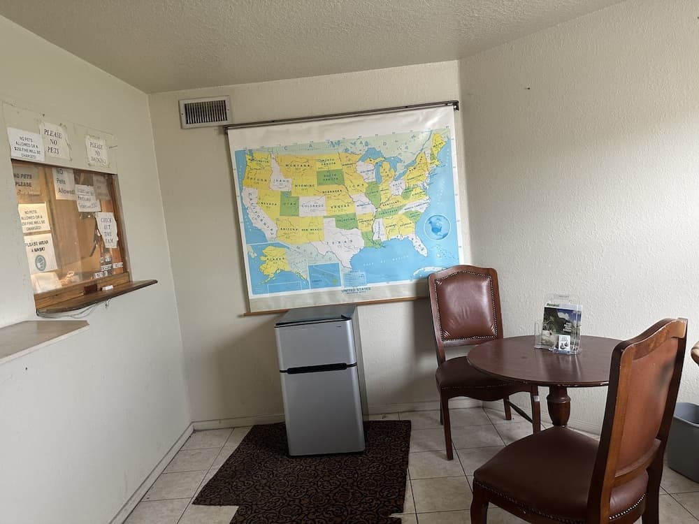 Travel Inn By OYO La Marque Texas City I-45 property views in La Marque, TX — gallery photo 3