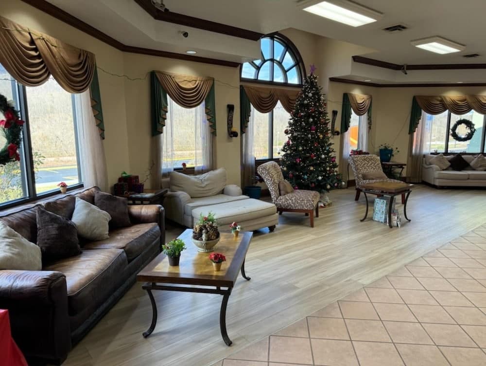 Quality Inn Harriman interior in Harriman, TN — gallery photo 2